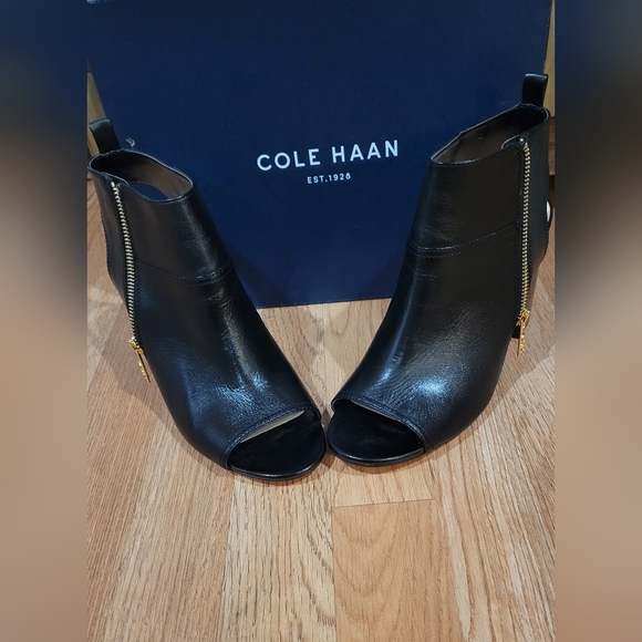 Cole Haan ZULA SHOOTIE II Block Heel Open Toe Shoe, Black leather, Size 9B - Picture 8 of 12